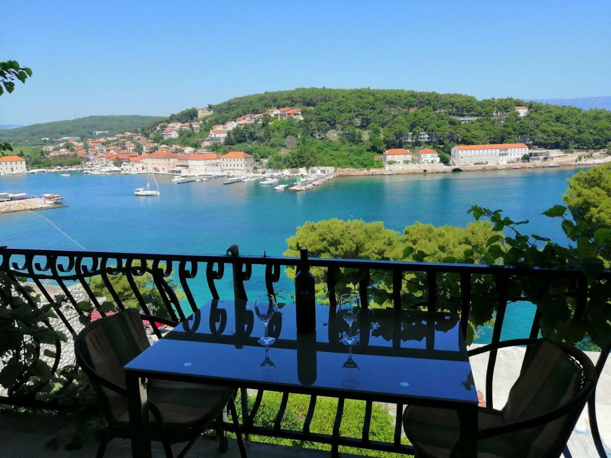 Apartments And Room Caric Jelsa  Exterior photo