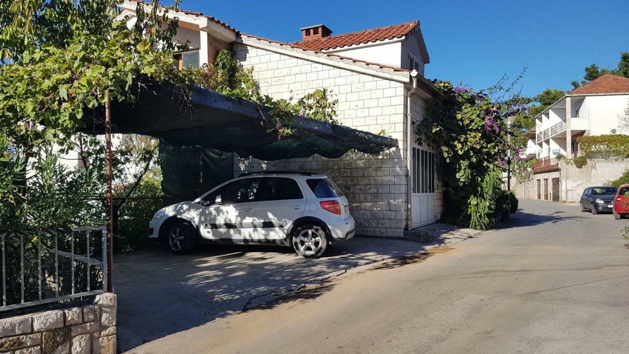 Apartments And Room Caric Jelsa  Exterior photo