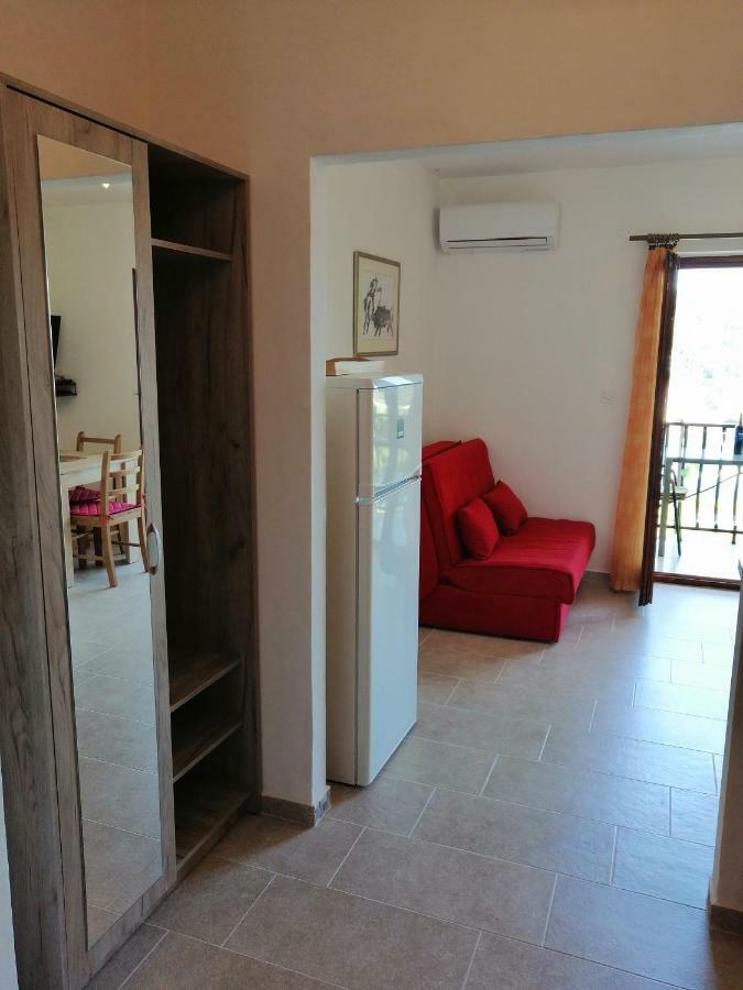 Apartments And Room Caric Jelsa  Exterior photo