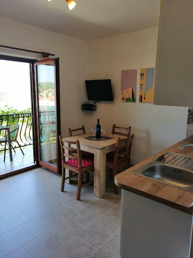 Apartments And Room Caric Jelsa  Exterior photo